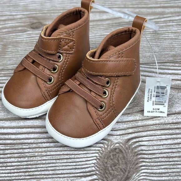 Old Navy  Boys Cognac Brown Crib Style Boots Sz 0-3M - Picture 1 of 13